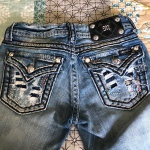 Miss Me Distressed Cuff Capri